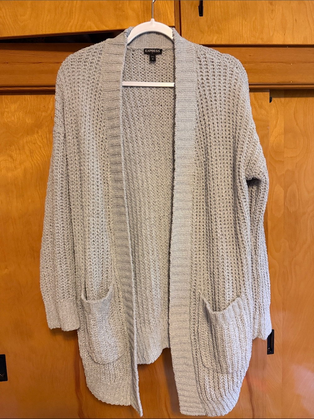 Express Open-Front Chunky Knit Cardigan in Light Gray